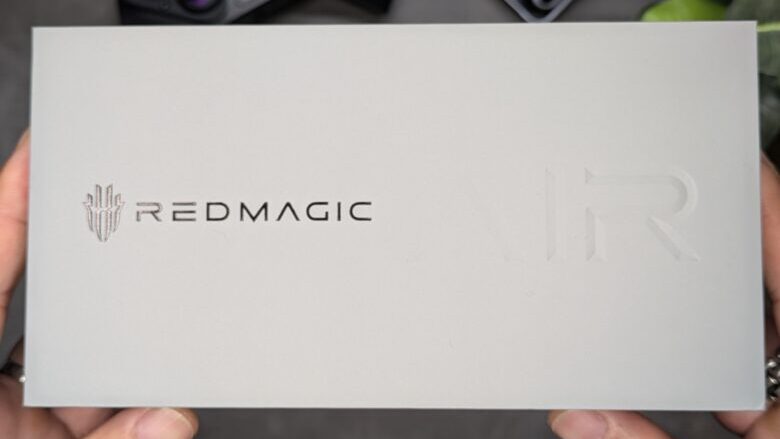 究極の没入感を持ち運ぶ「REDMAGIC 10 Air」