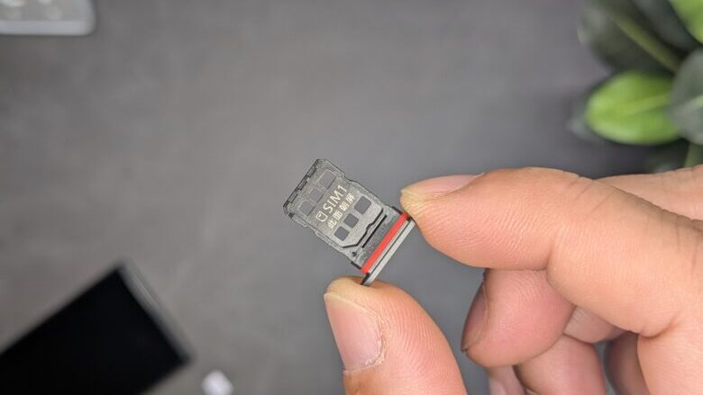 REDMAGIC 10 Air のシムトレー