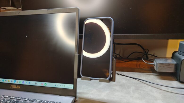 モニター用スマホホルダー